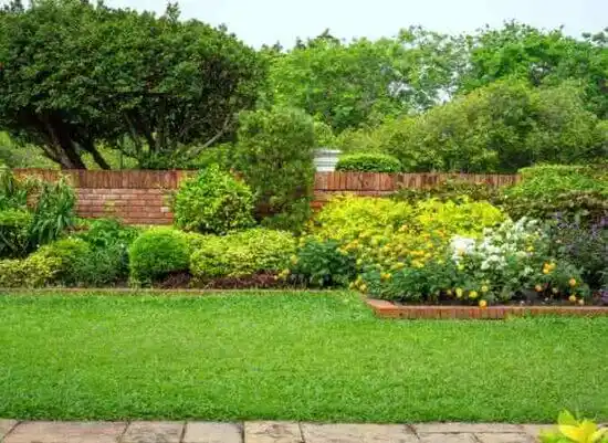 landscaping services Mariemont